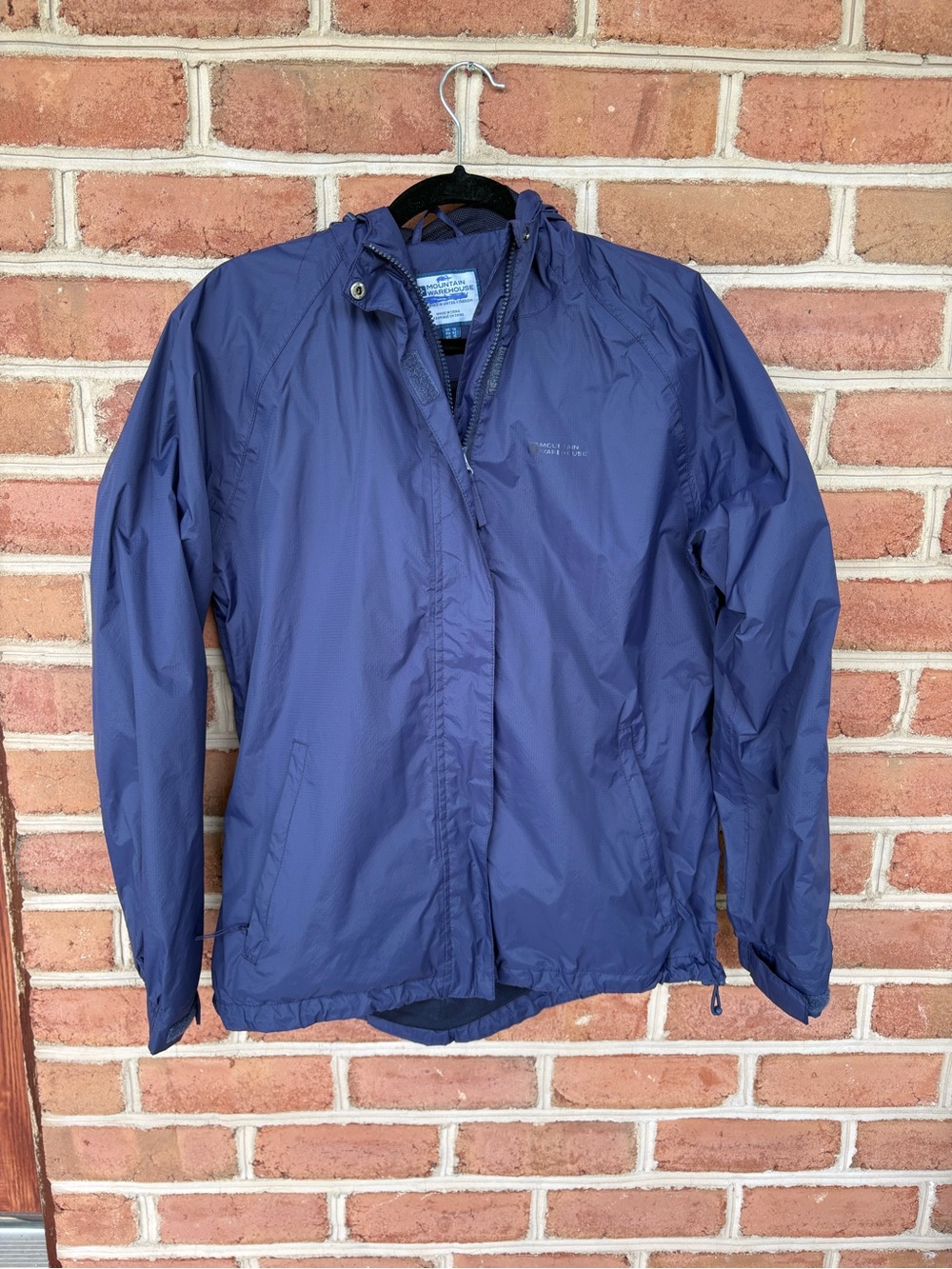 Lightweight Hooded Windbreaker Jacket in Purple/Navy